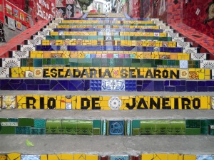 Realizada durante años por el artista chileno Jorge Selarón, La Escalera de Selarón une el barrio de Lapa con el Convento de Santa Teresa.